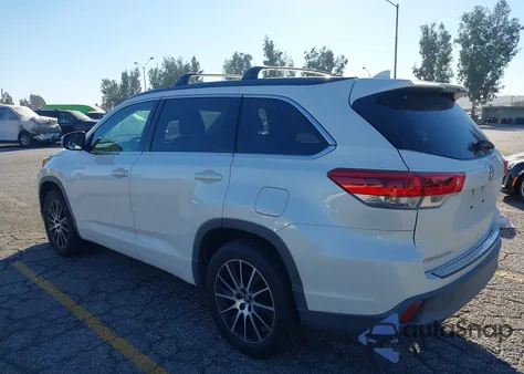 2017 Toyota Highlander Se z USA, uszkodzony, nr VIN 5TDKZRFH4HS523966